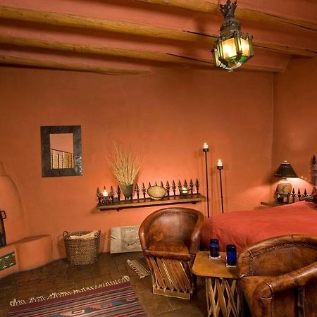 阿都比派恩斯住宿加早餐旅馆 Ranchos de Taos 客房 照片