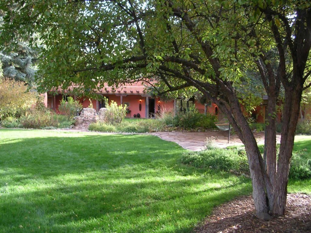 阿都比派恩斯住宿加早餐旅馆 Ranchos de Taos 外观 照片